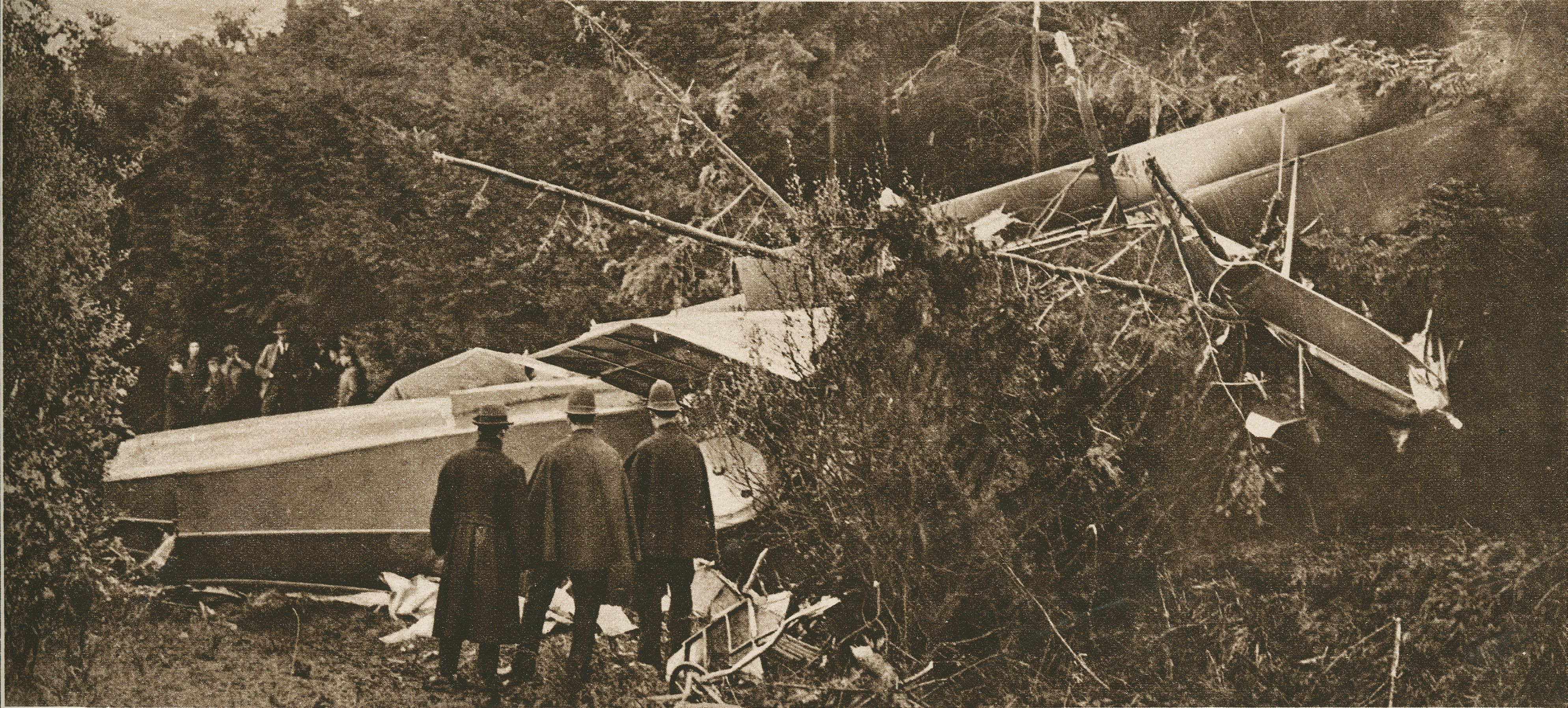 The crash was shown in The Illustrated London News of 22 April 1922. SLSA Reference Collection