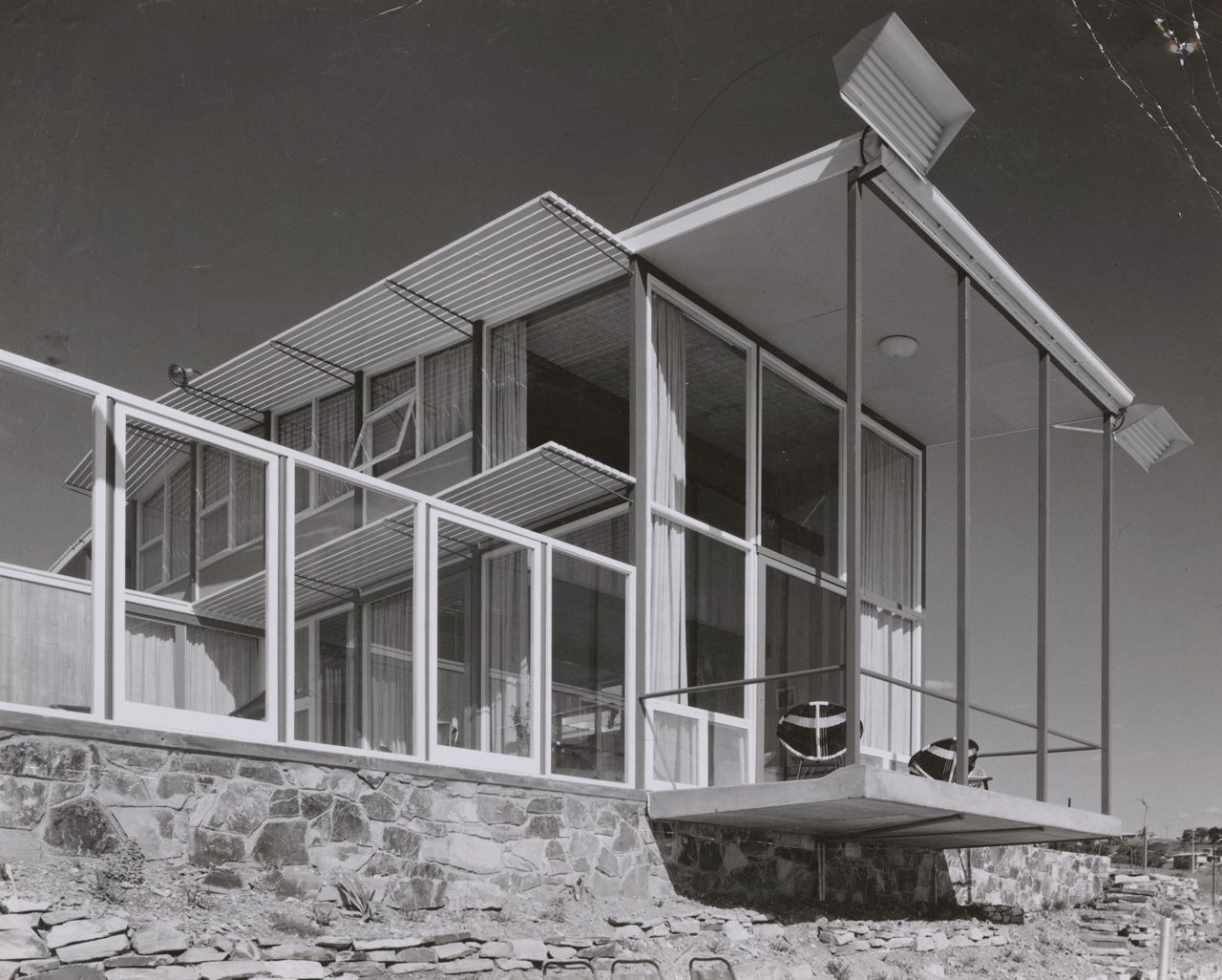 External photograph of house at 114 Shepherds Hill Rd, Eden Hills, designed by architects Dickson and Platten, circa 1960. SLSA: BRG 346/28/DicksonandPlatten/33/2